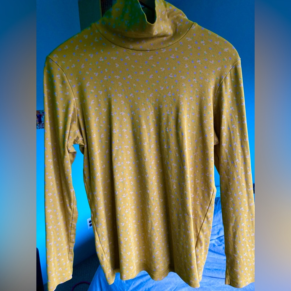 Floral turtle neck
